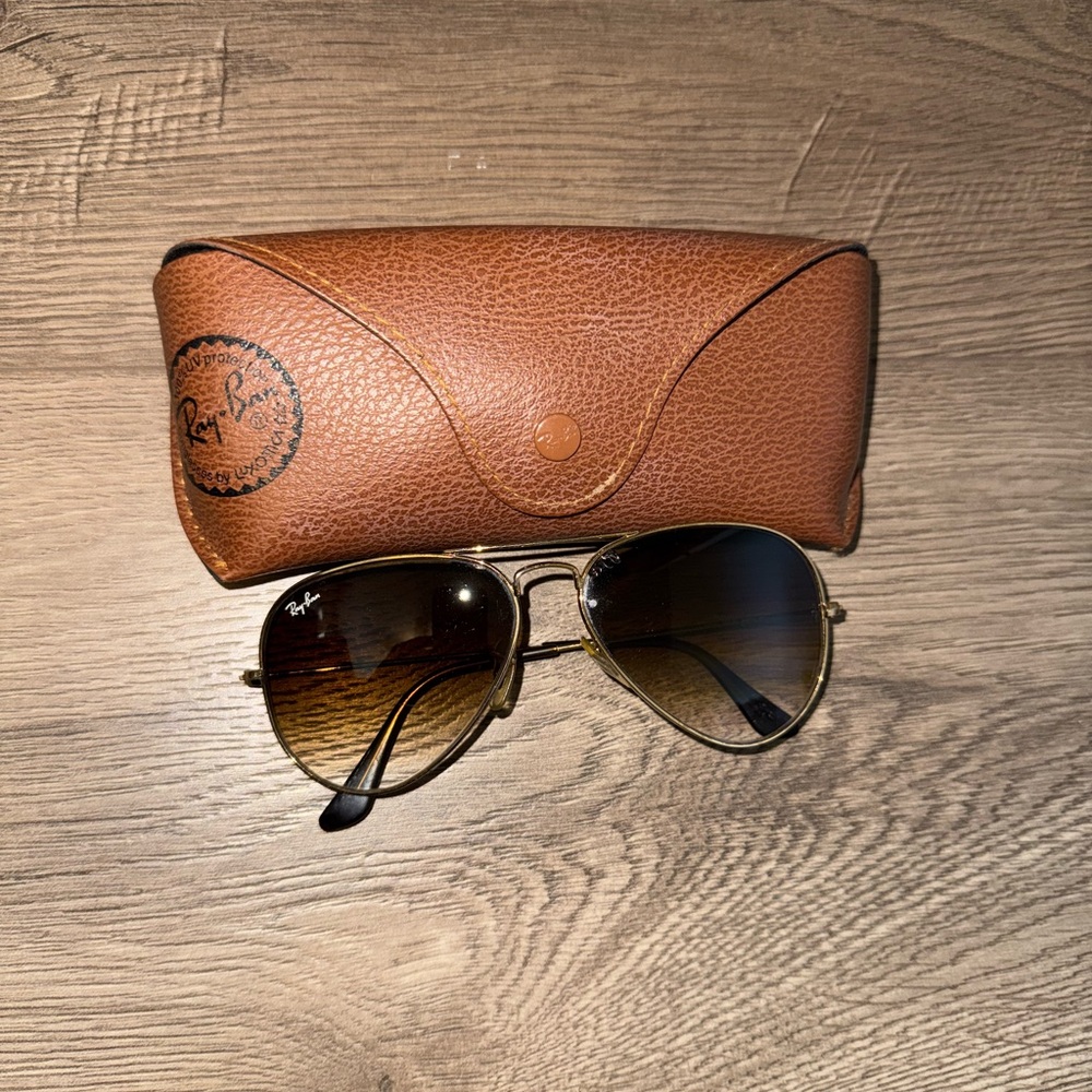 Ray-Ban Gold Aviator Sunglasses with Brown Case